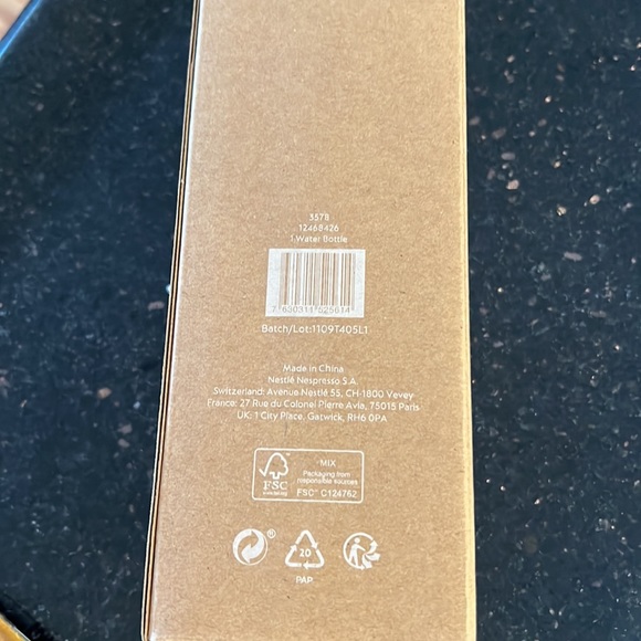 Nespresso Reusable 500ml Water Bottle with Silicone Sleeve - Picture 2 of 3